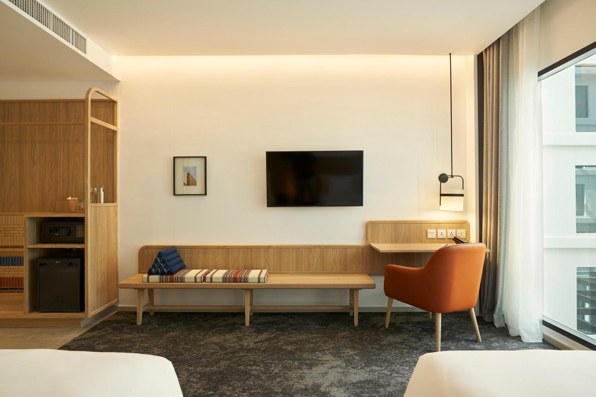 Roomy Twin Courtyard