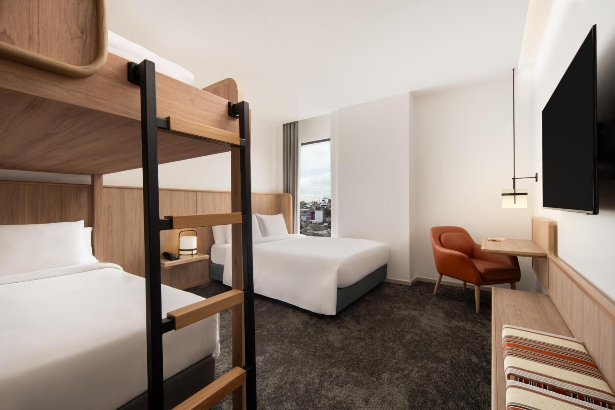Roomy Queen Bunk